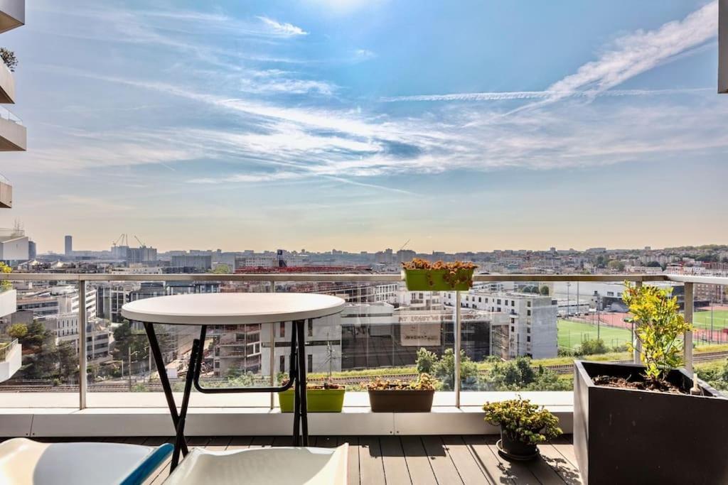 F2 Moderne Terrasse Lumineux Proche Transport Free Parking