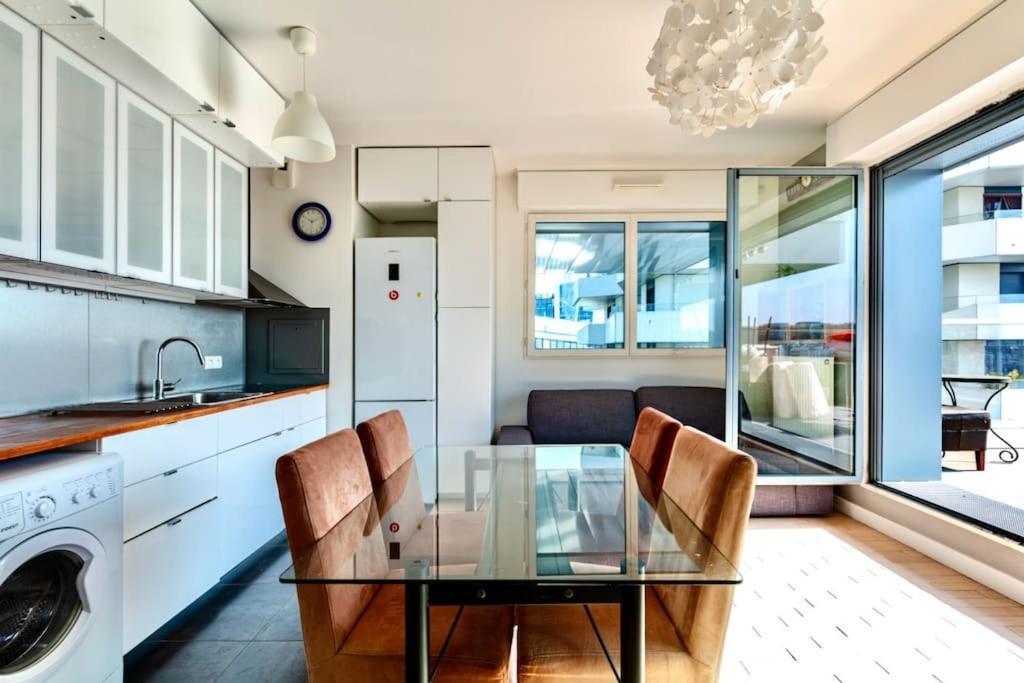 F2 Moderne Terrasse Lumineux Proche Transport Free Parking *